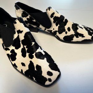 Square Toe Cow Print Calvin Klein loafer. Size 10
